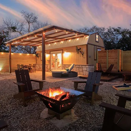 Romantic Luxury Retreat Hot Cold Pool & Sauna